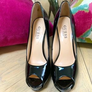 GUESS Women's Los Angeles Platform